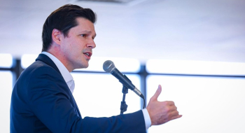 Em Goiás, agressores de mulheres vão ter que pagar pelo uso da tornozeleira eletrônica, anuncia Daniel Vilela